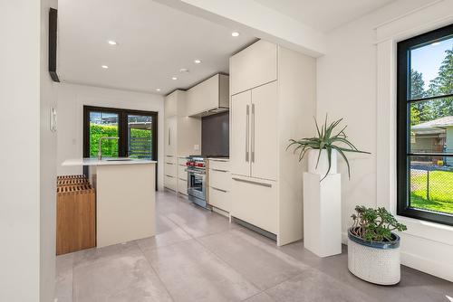 3403 20Th Street, Vernon, BC - Indoor