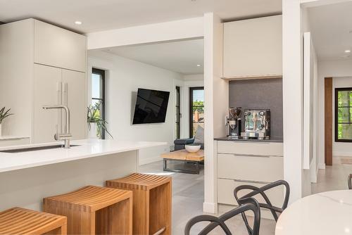 3403 20Th Street, Vernon, BC - Indoor