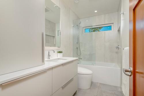 3403 20Th Street, Vernon, BC - Indoor Photo Showing Bathroom