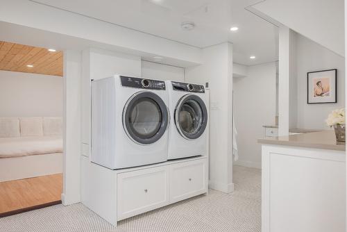 3403 20Th Street, Vernon, BC - Indoor Photo Showing Laundry Room
