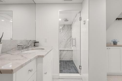 3403 20Th Street, Vernon, BC - Indoor Photo Showing Bathroom