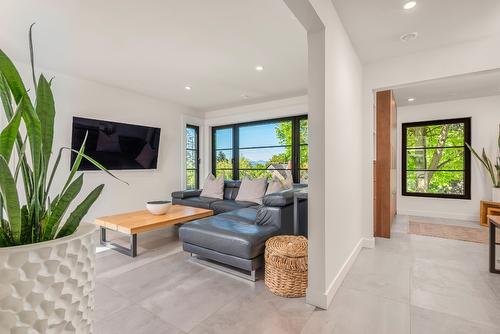 3403 20Th Street, Vernon, BC - Indoor