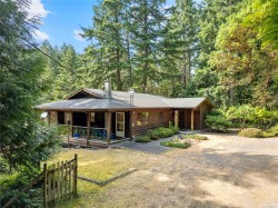 2905 Southey Point Rd  Salt Spring, BC V8K 1A2