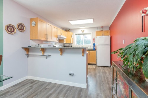 305B-3000 Oak St, Chemainus, BC - Indoor Photo Showing Kitchen