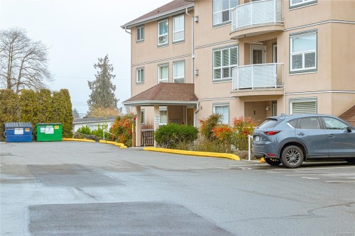 305B-3000 Oak St, Chemainus, BC - Outdoor With Facade