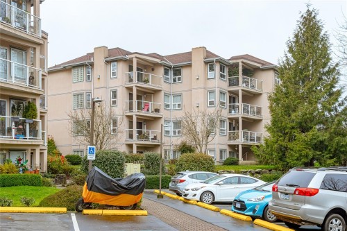 305B-3000 Oak St, Chemainus, BC - Outdoor With Facade