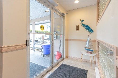 305B-3000 Oak St, Chemainus, BC - Indoor Photo Showing Other Room