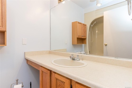 #402-435 Festubert St, Duncan, BC - Indoor Photo Showing Bathroom