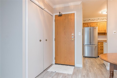 #402-435 Festubert St, Duncan, BC - Indoor