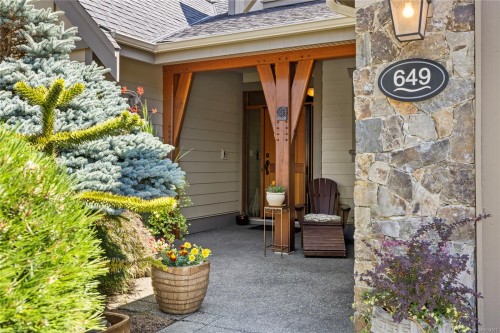649 Eaglewood Crt, Qualicum Beach, BC 