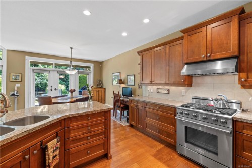 649 Eaglewood Crt, Qualicum Beach, BC 