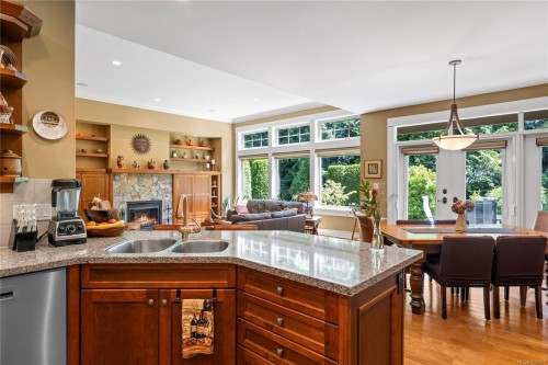 649 Eaglewood Crt, Qualicum Beach, BC 