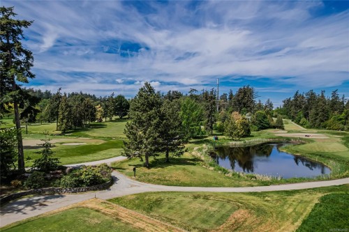 206D-1115 Craigflower Rd  Esquimalt, BC V9A 2Y1