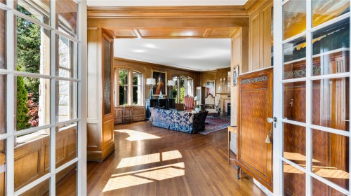 305 Denison Rd, Oak Bay, BC 