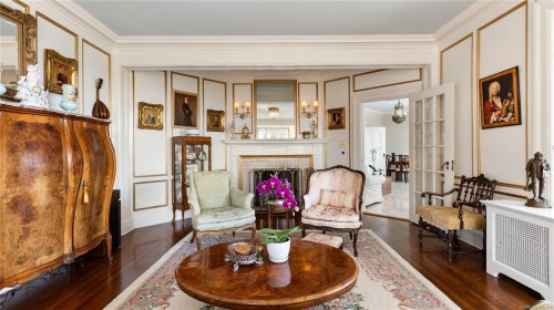 305 Denison Rd, Oak Bay, BC 