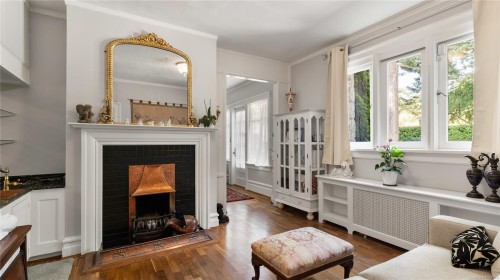 305 Denison Rd, Oak Bay, BC 