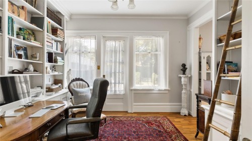 305 Denison Rd, Oak Bay, BC 