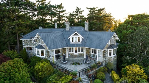 305 Denison Rd, Oak Bay, BC 