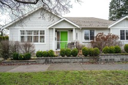 2508 Shakespeare St  Victoria, BC V8R 4G5