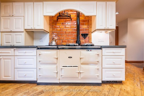 15 River Bluff Path, Guelph/Eramosa, ON - Indoor Photo Showing Kitchen