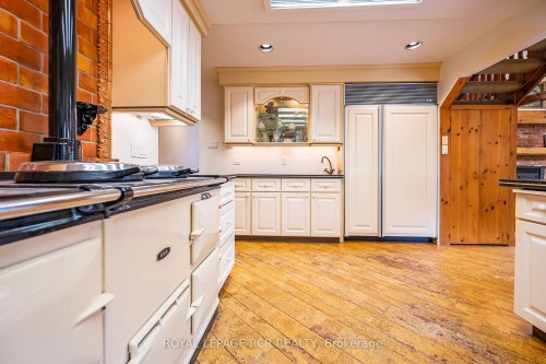 15 River Bluff Path, Guelph/Eramosa, ON - Indoor Photo Showing Kitchen