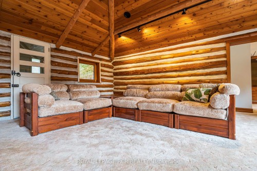 15 River Bluff Path, Guelph/Eramosa, ON - Indoor Photo Showing Living Room