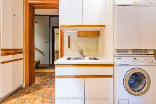 15 River Bluff Path, Guelph/Eramosa, ON - Indoor Photo Showing Laundry Room