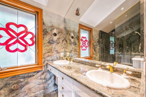 15 River Bluff Path, Guelph/Eramosa, ON - Indoor Photo Showing Bathroom
