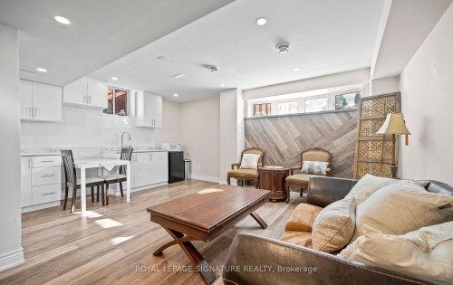 5532 Ethan Drive, Mississauga, ON - Indoor Photo Showing Living Room
