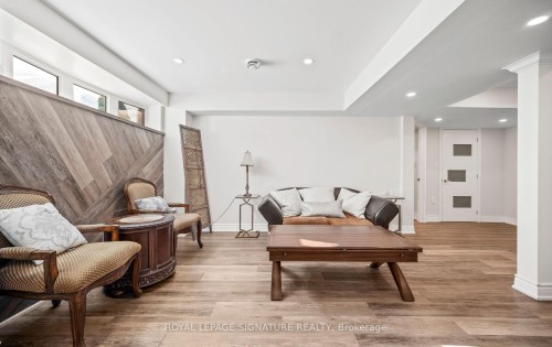 5532 Ethan Drive, Mississauga, ON - Indoor Photo Showing Living Room