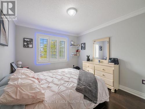 15 Eve Court, Bradford West Gwillimbury, ON - Indoor Photo Showing Bedroom