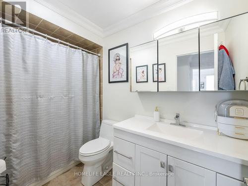 15 Eve Court, Bradford West Gwillimbury, ON - Indoor Photo Showing Bathroom