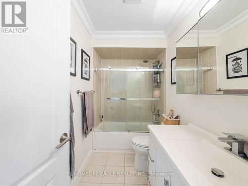15 Eve Court, Bradford West Gwillimbury, ON - Indoor Photo Showing Bathroom