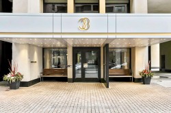 410/204-33 Harbour Square Toronto, ON M5J 2G2
