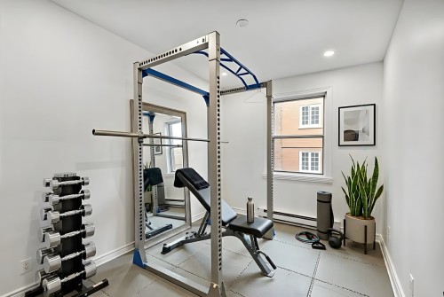 Salle d'exercice - 4644 Av. Royal, Montréal (Côte-Des-Neiges/Notre-Dame-De-Grâce), QC - Indoor Photo Showing Gym Room