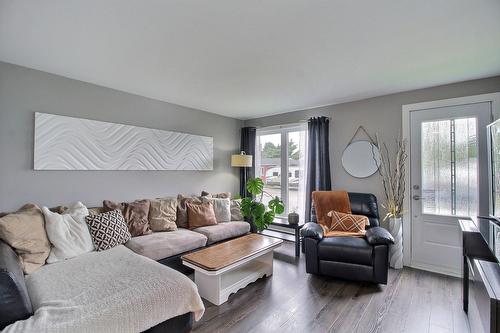 Salon - 30 Rue Thibault, Val-D'Or, QC - Indoor Photo Showing Living Room
