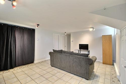 Salle familiale - 30 Rue Thibault, Val-D'Or, QC - Indoor