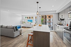 403-826 Esquimalt Rd  Esquimalt, BC V9A 3M4