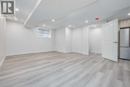 152 Falconridge Crescent Ne, Calgary, AB - Indoor