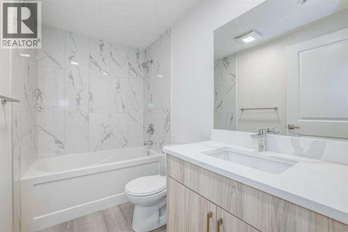 152 Falconridge Crescent Ne, Calgary, AB - Indoor Photo Showing Bathroom