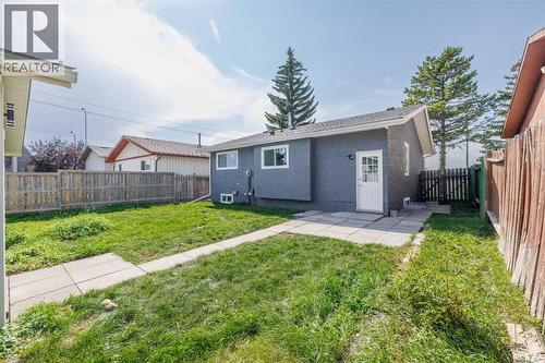 152 Falconridge Crescent Ne, Calgary, AB - Outdoor