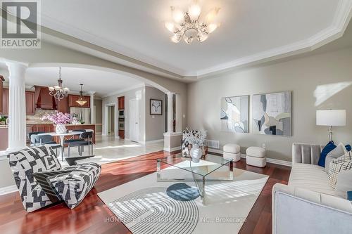 2196 Highcliffe Way, Oakville, ON - Indoor Photo Showing Living Room