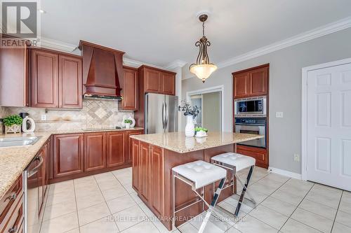 2196 Highcliffe Way, Oakville, ON - Indoor Photo Showing Kitchen With Stainless Steel Kitchen With Upgraded Kitchen