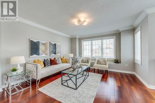 2196 Highcliffe Way, Oakville, ON - Indoor Photo Showing Living Room