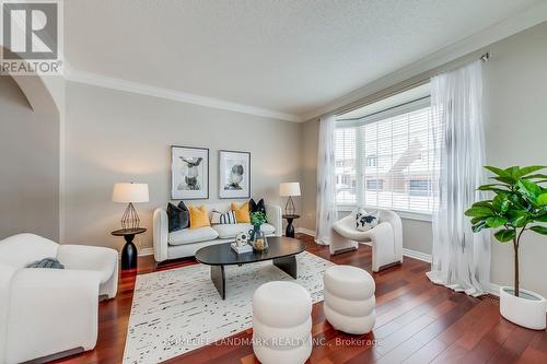 2196 Highcliffe Way, Oakville, ON - Indoor Photo Showing Living Room