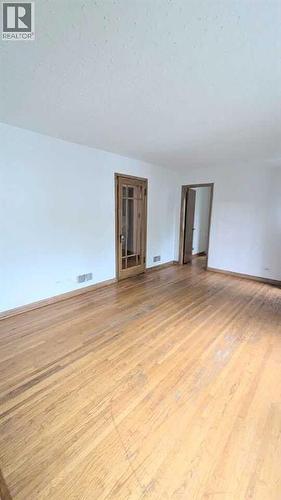 1436 22 Avenue Nw, Calgary, AB - Indoor Photo Showing Other Room