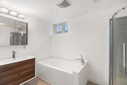 Bathroom - 224 Bermuda Drive, Beaconsfield, QC - Indoor Photo Showing Bathroom