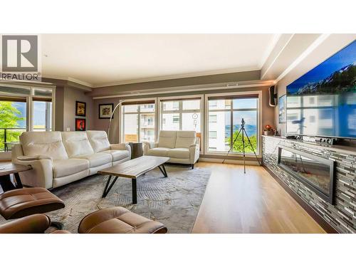 160 Harbourfront Drive Unit# 302  Salmon Arm, BC V1E 3M3
