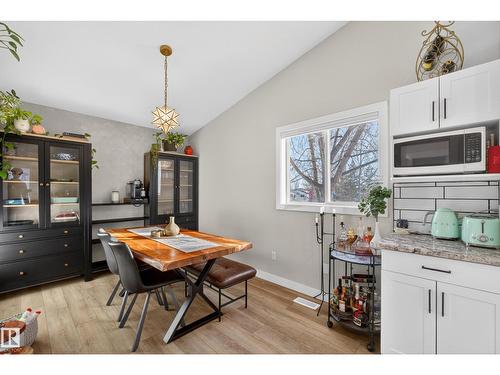 7 Lindsay Av, Spruce Grove, AB - Indoor Photo Showing Dining Room