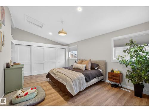 7 Lindsay Av, Spruce Grove, AB - Indoor Photo Showing Bedroom